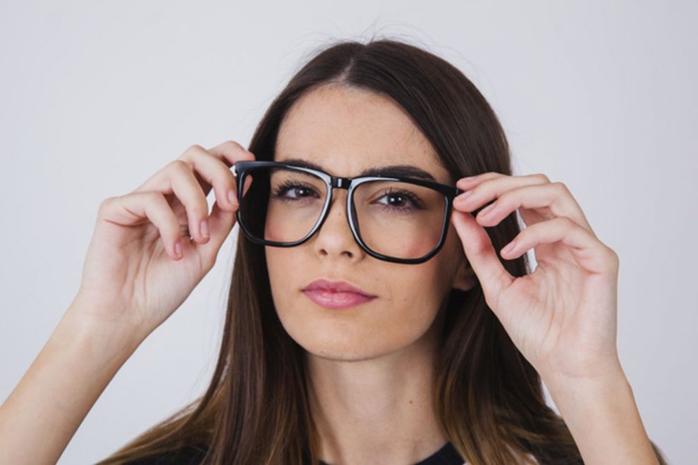 6 Tips For People Who Wear Glasses